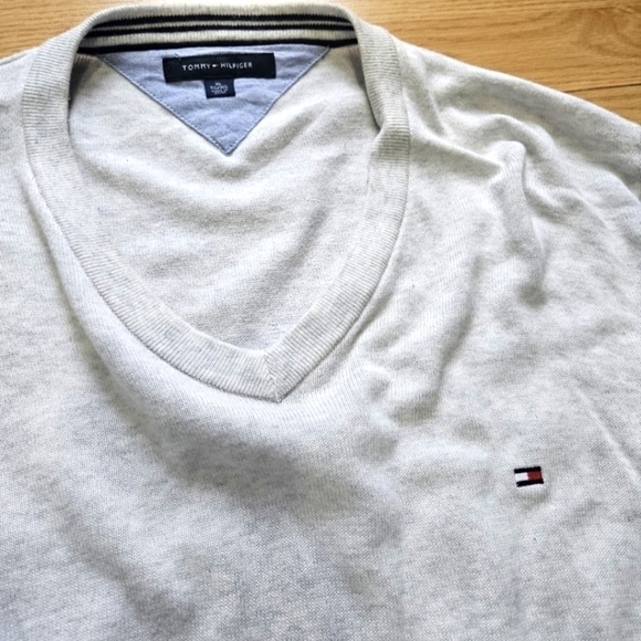 Tommy Hilfiger Other - Men’s Tommy Hilfiger Essential V-Neck Sweater